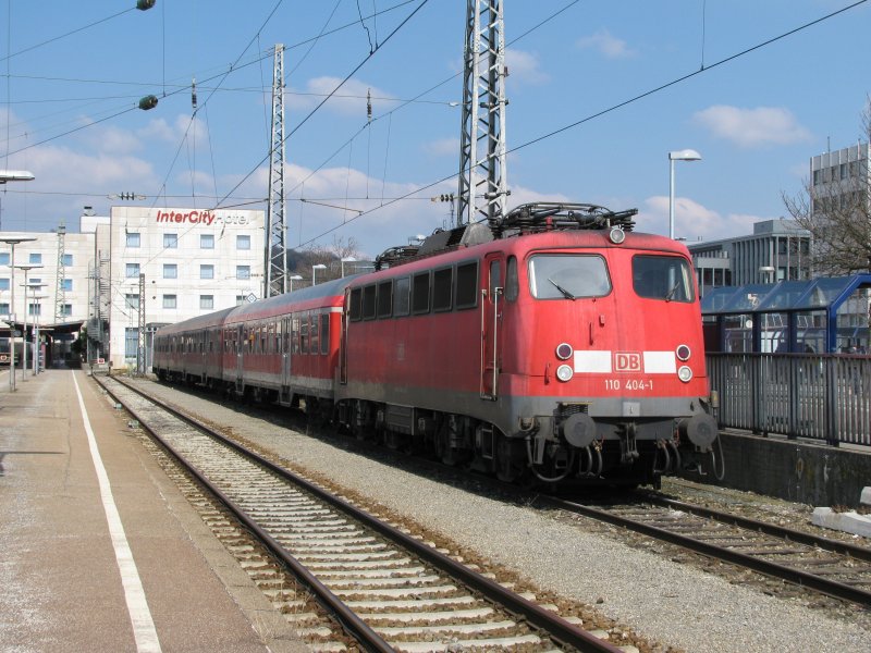 110 404-1 abgestellt im Ulmer Hauptbahnhof am 21.03.2009