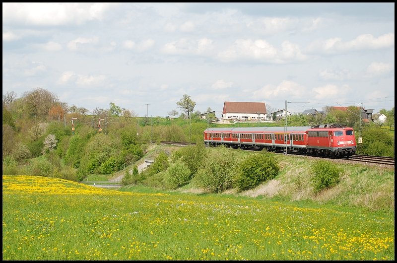 110 414 ist unterwegs nach Aalen. Aufgenomme am 03.Mai 2008 bei Goldshfe.