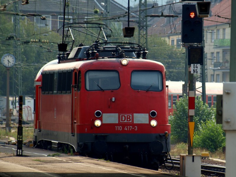 110 417-3 bei der einfahrt als RE 4 (Wupper-Express) in den Aachener Hauptbahnhof.