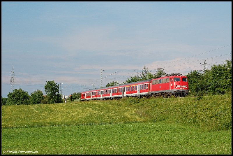 110 425 befrdert am Abend des 08.06.08 RB 37166 von Donauwrth nach Aalen, aufgenommen bei Aalen-Hofen an der Remsbahn (KBS 786).
