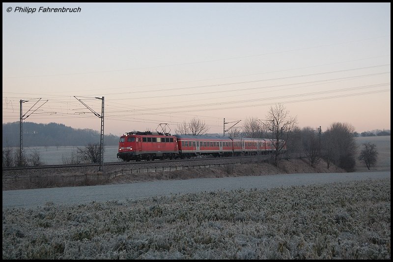 110 450-4 zieht am 22.12.07 ihre RB 37146 von Donauwrth nach Aalen, aufgenommen in Aalen-Hofen.