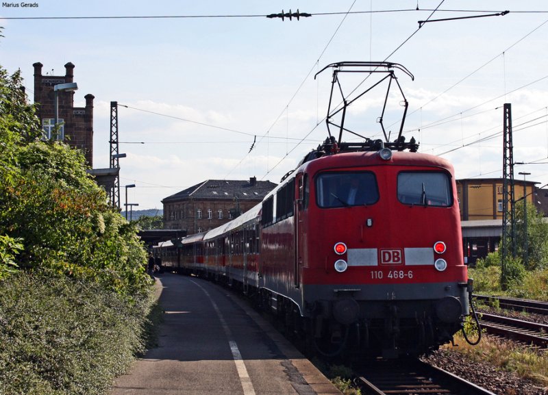 110 468 ist gerade mit dem RE14234 aus Hannover in Minden angekommen 31.7.2009