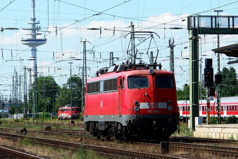 110 480-1 in Bremen HBF.