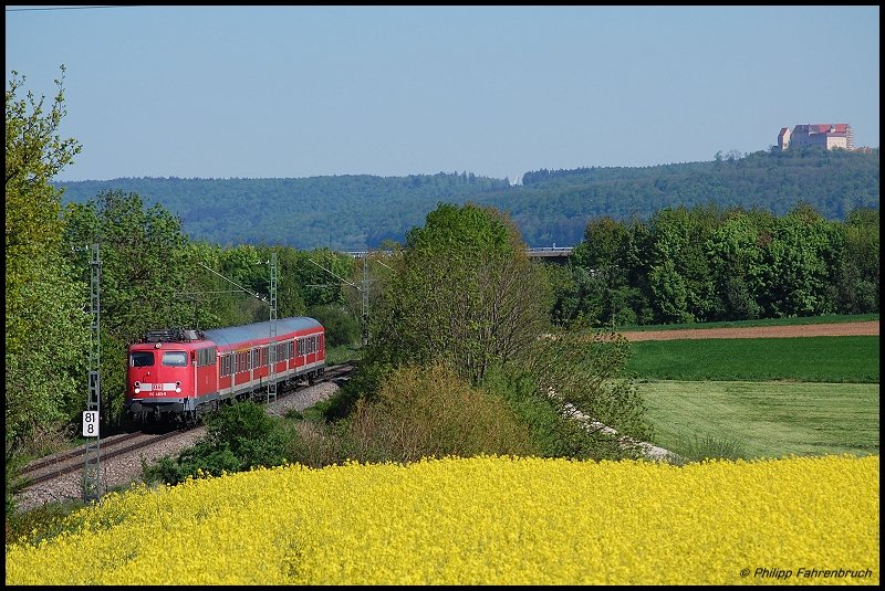 110 483 befrdert zur Nachmittagszeit des 09.05.08 RB 37162 von Donauwrth nach Aalen, aufgenommen am Km 81,8 der Riesbahn (KBS 995) in Hhe Frankenreute.
