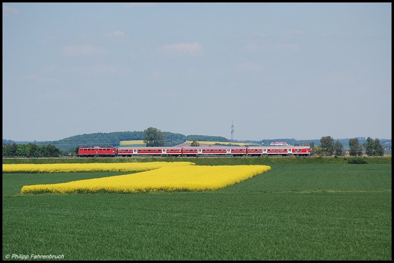 110 484 scheibt zur Mittagszeit des 13.05.08 RB 37153 von Aalen nach Donauwrth, aufgenommen zwischen Pflaumloch und Nrdlingen an der Riesbahn (KBS 995).