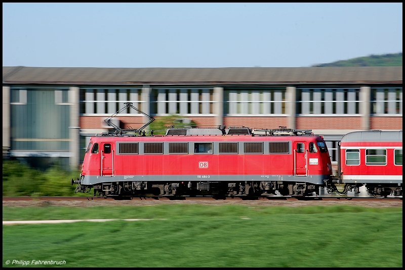 110 484 schiebt zur Nachmittagszeit des 09.05.08 RB 37163 von Aalen nach Donauwrth, aufgenommen als Mitzieher bei der Ausfahrt von Westhausen (Riesbahn, KBS 995).