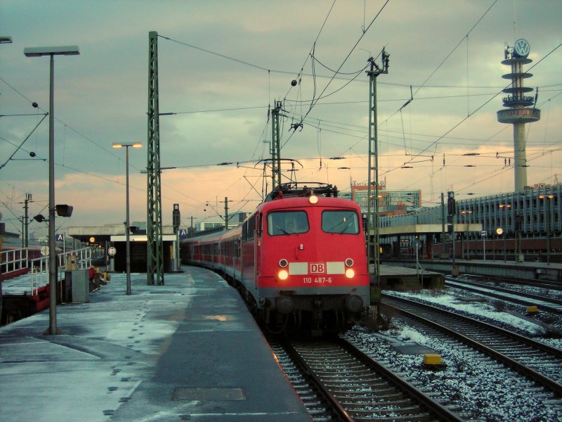 110 487 verlsst Hannover HBf richtung Pferdeturm