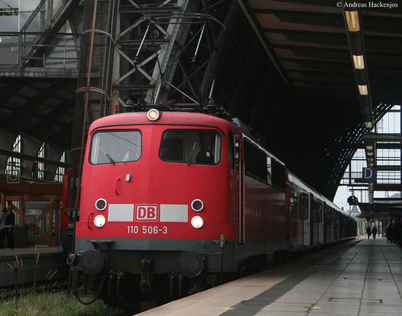 110 506-3 mit der RB 24912 (Bremen Hbf-Bremerhaven-Lehe) bei der Abfahrt Bremen Hbf 21.8.09