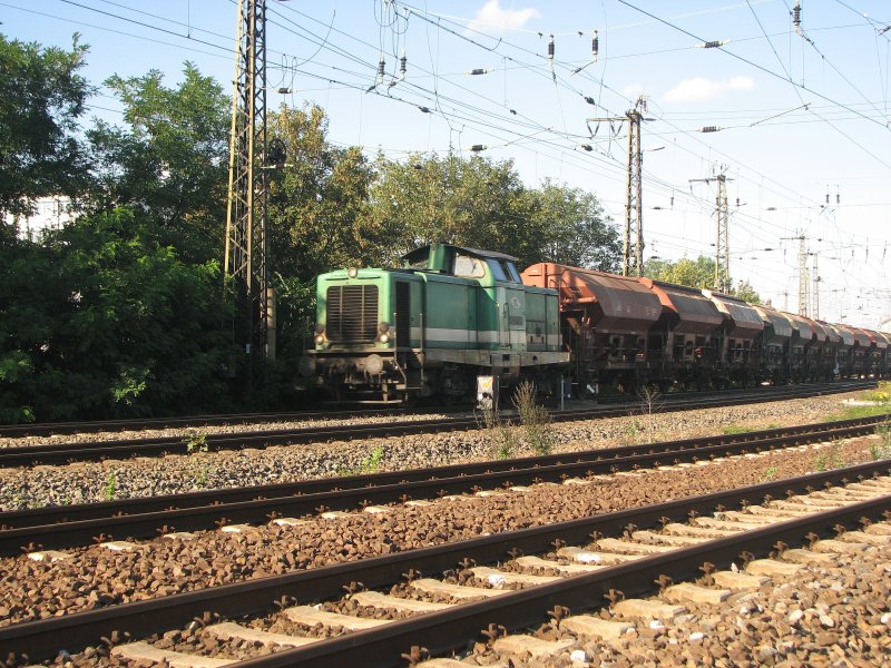 111 001 der ITL fhrt mit einem Schotterzug nach Dresden-Fridrichstadt.24.08.07.