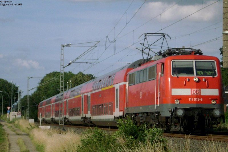 111 013-9 mit dem RE4 bei der Durchfahrt km 29.0, nchster Halt ist Geilenkirchen