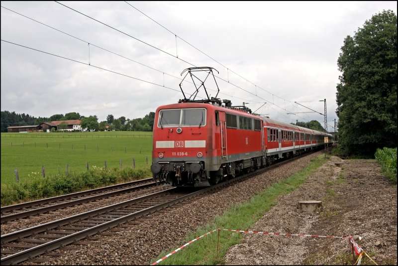111 038 (9180 6 111 038-6 D-DB) schiebt RB 30020 von Salzburg Hbf nach M�nchen Hbf. (09.07.2008)
