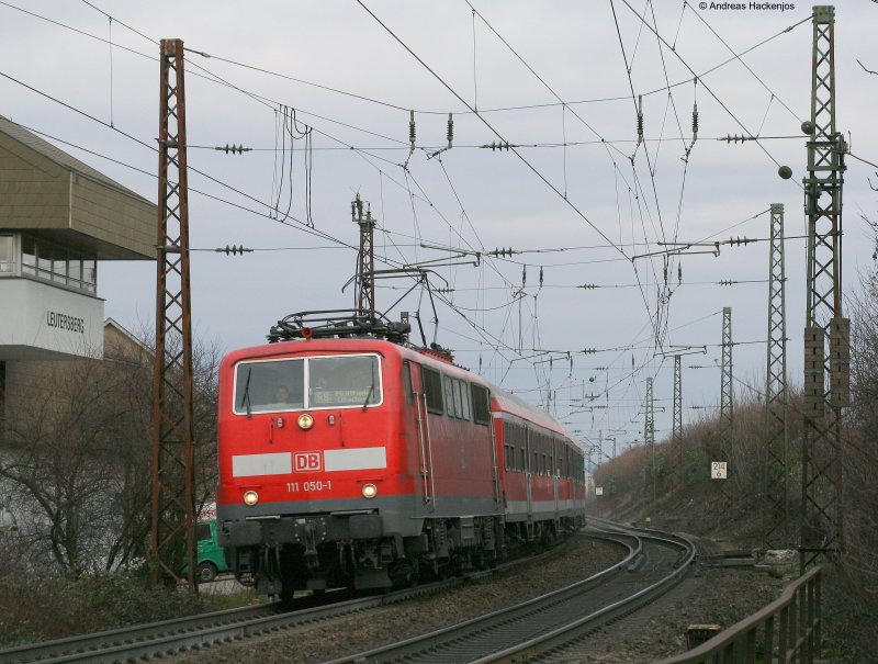 111 050-1 mit der RB 31097 nach Mllheim(Baden) am Abzweig Leutersberg 22.12.08