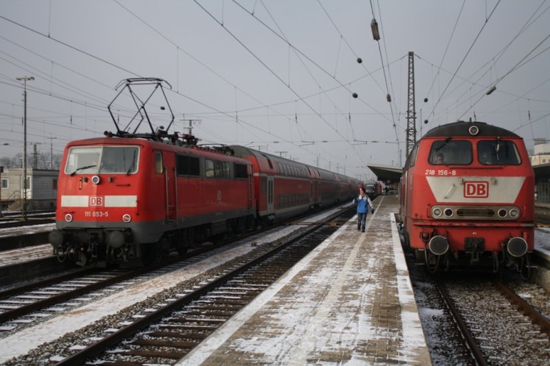 111 053 und 218 156 in Augsburg am 9.11.2008.