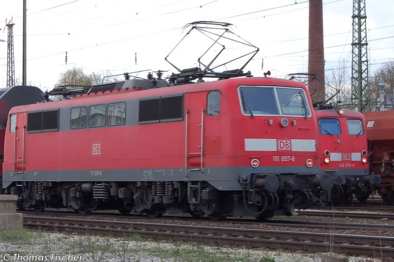 111 057 in den Bhf Lichtenfels einfahrend