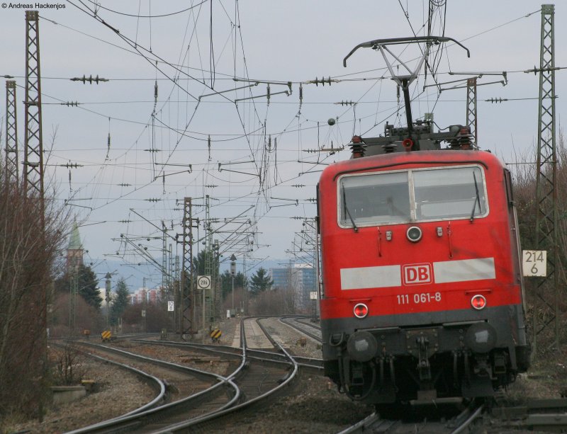 111 061-8 auf  dem Rckweg der Werkstattfahrt (Testfahrt) Richtung Freiburg  Hbf am Abzweig Leutersberg 22.12.08