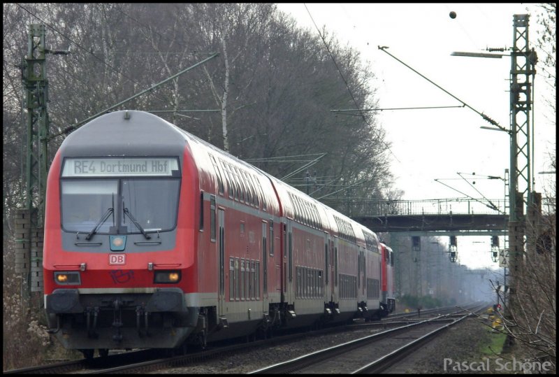 111 115-5 als 10423 (RE4) nach Dortmund kurz nach Hckelhoven-Baal.