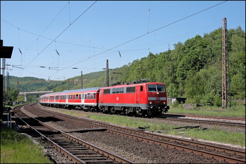 111 127 mit dem RE13 (RE 9019)  Maas-Wupper-Express  aus einer anderen Sicht. (10.05.2008)
