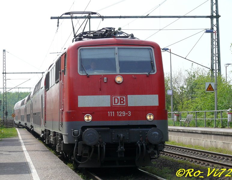 111 129-3 mit RE 3 Rhein-Emscher Express (Hamm-Dsseldorf). Bochum-NOKIA. 03.04.2008.