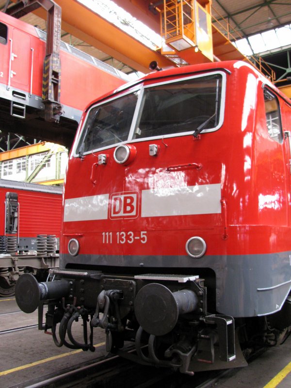 111 133-5 der DB Regio Magdeburg beim Tag der offenen Tr im AW Dessau.