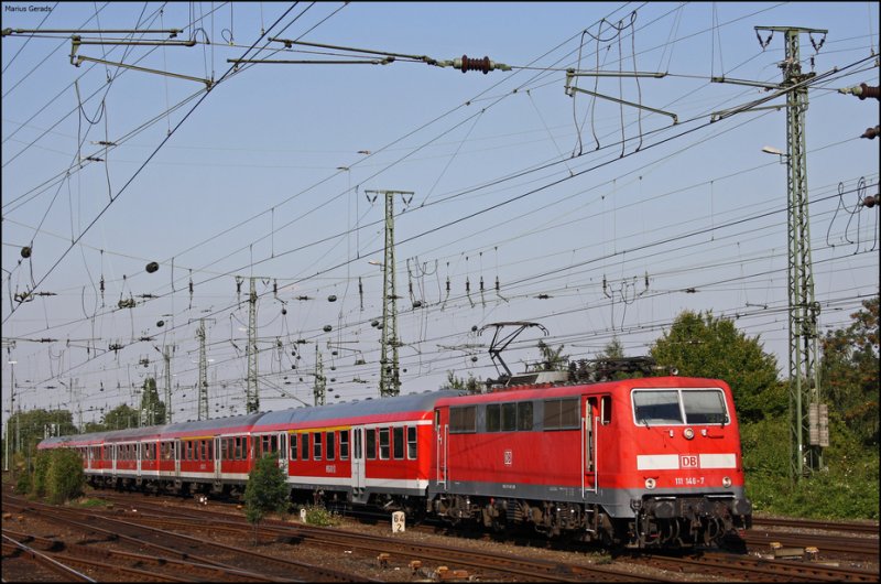 111 146 mit dem RE11596 nach Aachen bei der Einfahrt in M�nchengladbach Hbf 4.8.2009