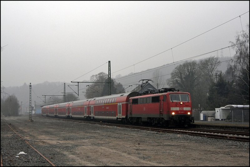 111 149 (9180 6111 149-1 D-DB)  durchf�hrt ohne Halt Brachbach mit dem RE9 (RE 4859)  Rhein-SIEG-Express  am Haken. (02.01.2009)
