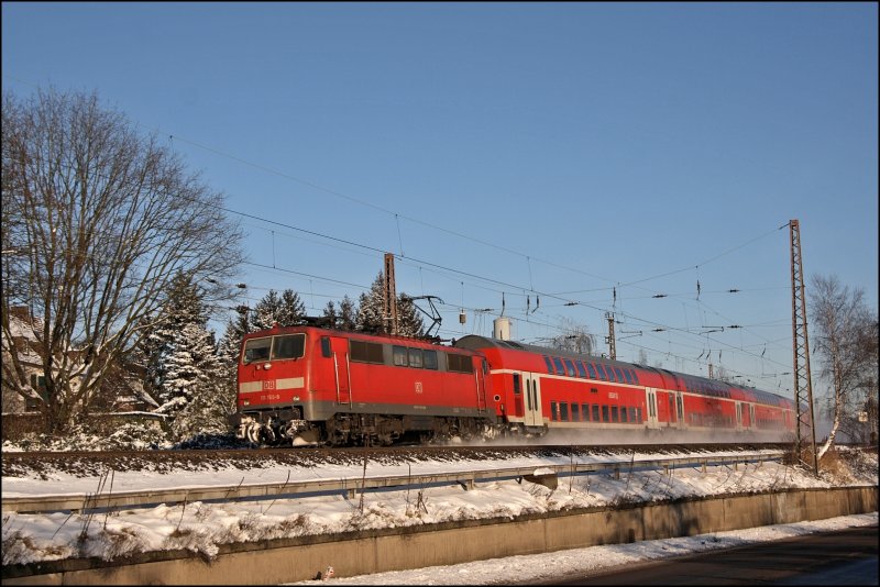 111 155 (9180 6 111 155-8 D-DB) ist mit dem RE7  Rhein-MNSTERLAND-Express  in die Gegenrichtung unterwegs. (06.01.2009)
