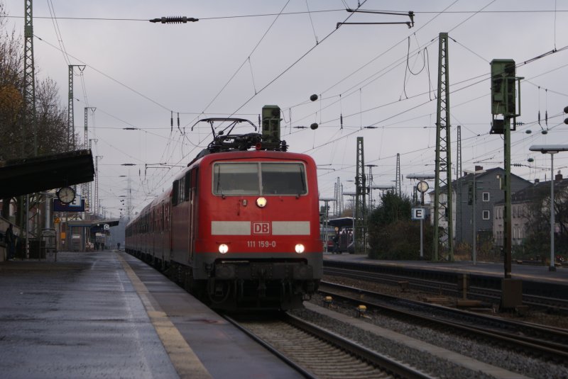 111 159-0 mit der RB 48 in Solingen Hbf am 7.12.08 (Gru� an den Tf)