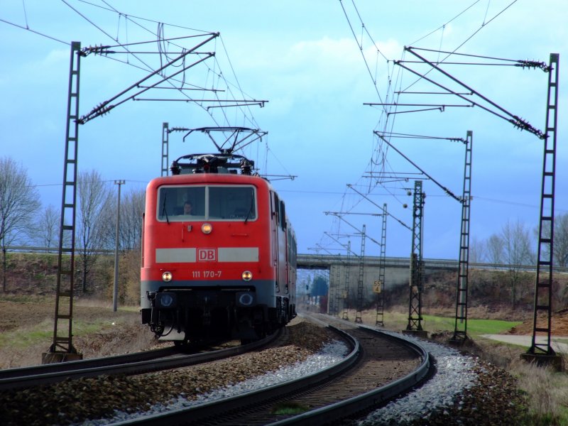 111 170 mit RB nach Passau Hbf kurz vor Plattling am 28.03.2009!