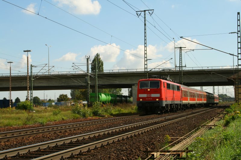 111 171 kommt mit den Gegenzug nach Regensburg HBF in Regensburg eingefahren.13.09.07