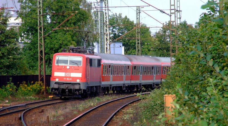 111 184 mit RB von Plattling nach Neumarkt i.d.Obpf. am 28.08.2007 bei der Einfahrt in Regensburg Prfening.