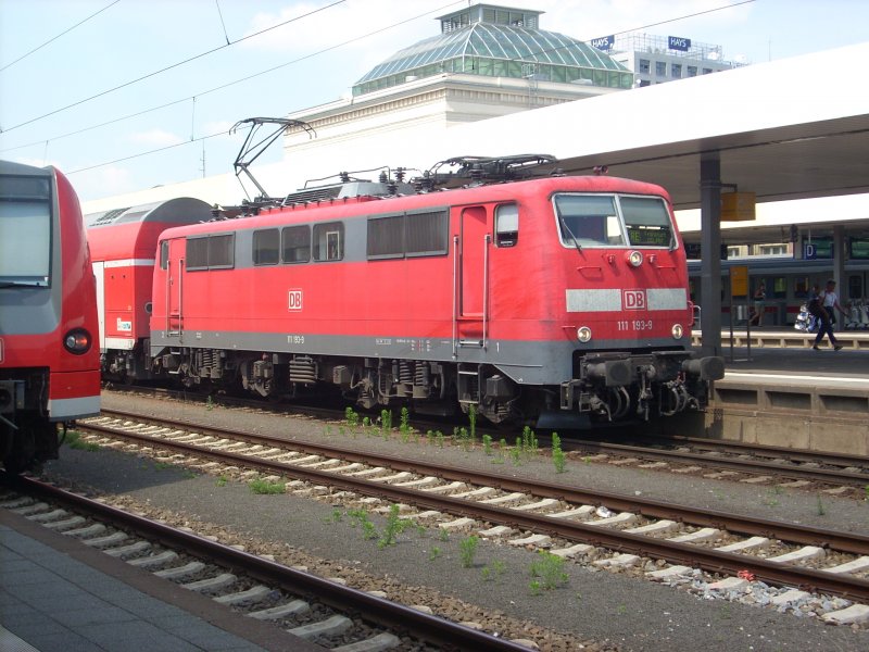 111 193 stand am 8.6.07 in Mannheim und wartete auf ihre Fahrt nach Frankfurt.
