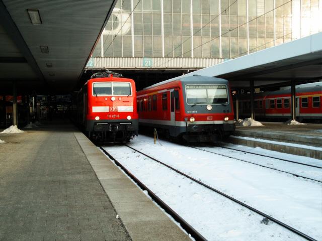 111 201 steht neben 628/928 581. (01.03.05)