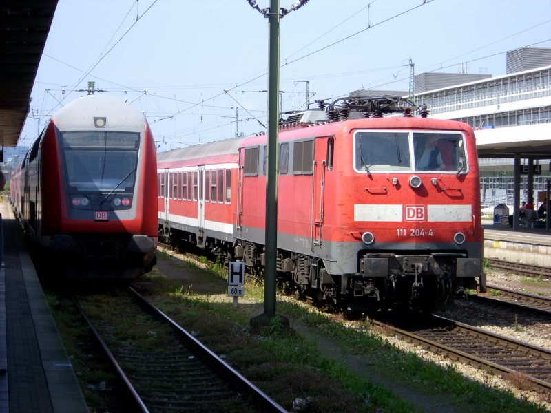 111 204 wartet in Regensburg. (14.08.2007)