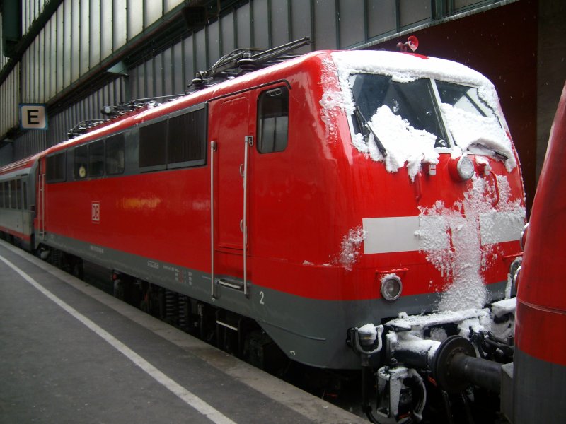 111 abgestellt in Stuttgart Hauptbahnhof am 16.02.2009