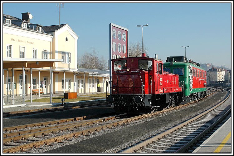 1110 524  Andrea  am 31.1.2007 kurz vor der berstellung durch GKB 600.2 auf den Grazer Hauptbahnhof. Dort wurde sie fr die weitere berstellung nach Wien am 1.1.2007 vorbereitet. Die Aufnahme entstand am Graz-Kflacher Bahnhof der GKB. 