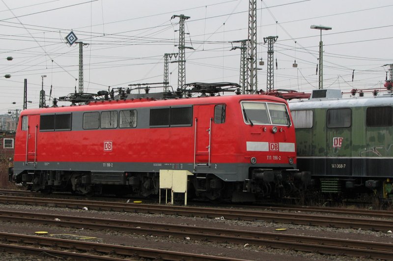 111_196 abgestellt in Frankfurt Hbf
18.11.2007