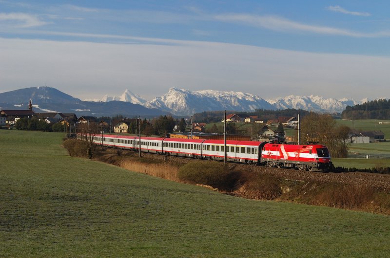 1116 005 (EM - sterreich) mit OIC 545 bei Weng (08.04.2008)