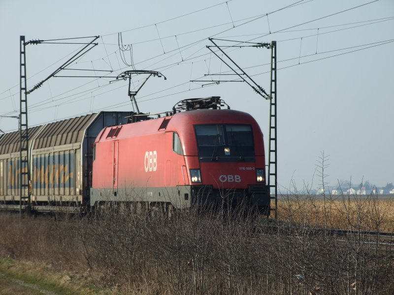 1116 009 mit Gterzug am 18.02.2007 kurz vor Plattling.