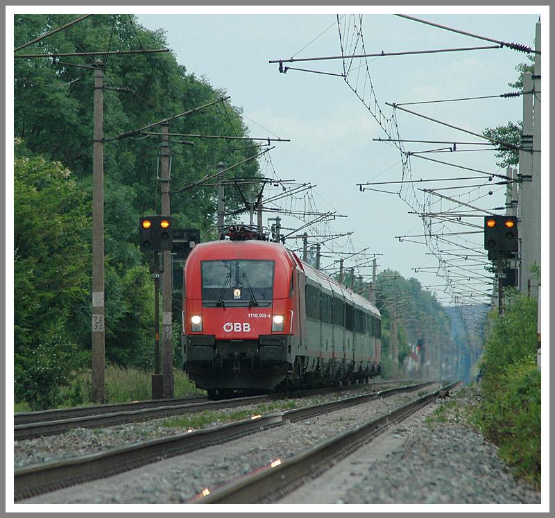 1116 009 mit OEC 555  �sterreichischer St�dtebund  am 11.6.2006 von Wien auf dem Weg nach Graz kurz vor Gloggnitz