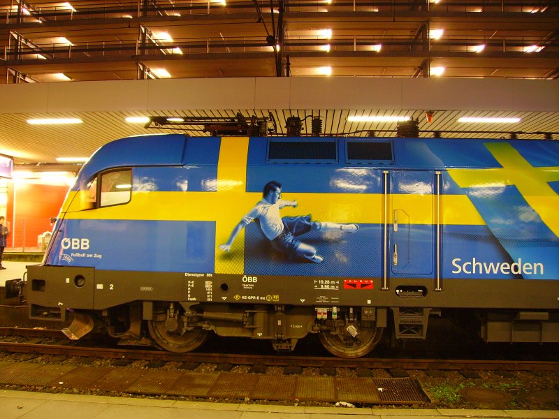 1116 029-8 nach der Ankunft mit dem IC 2082 in Hamburg-Altona. 08.03.08