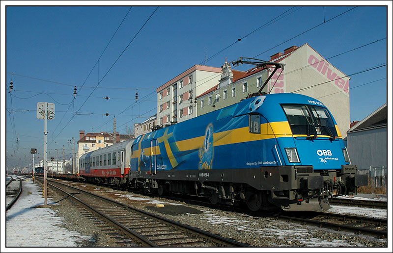 1116 029 -  Schweden  - bespannte am 10.1.2008 die RoLa 41407 von Wels nach Marburg bis zur slowenischen Grenze in Spielfeld-Stra. Die Aufnahme zeigt den Zug bei der Ausfahrt aus dem Grazer Hauptbahnhof. (18mm (27 mm KB) Aufnahme). Ja, ihr seht richtig. Auf dieser RoLa war kein einziger LKW.