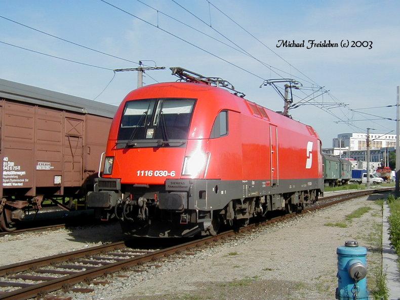 1116 030-6, am 17.Mai 2003 im Frachtenbahnhof Wien Ost