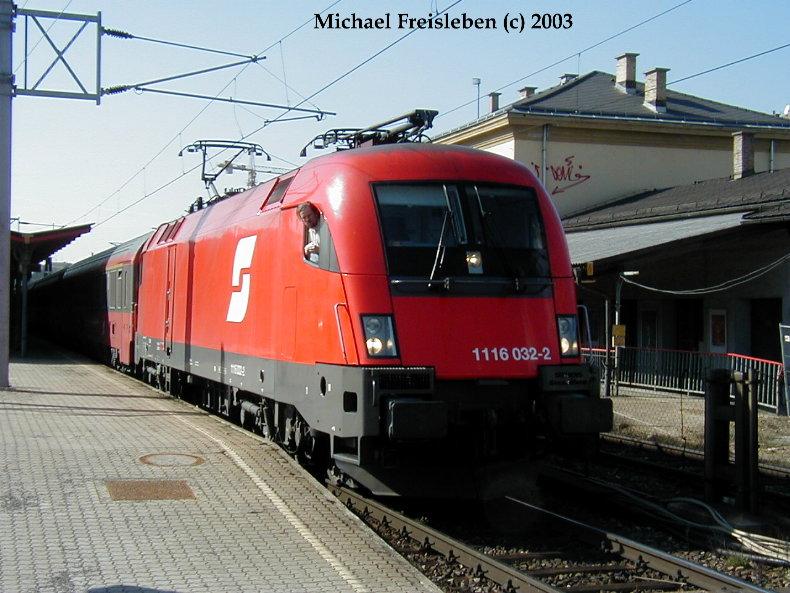 1116 032-3 am 10.Mrz 2003 bei der Ausfahrt aus Wien Meidling