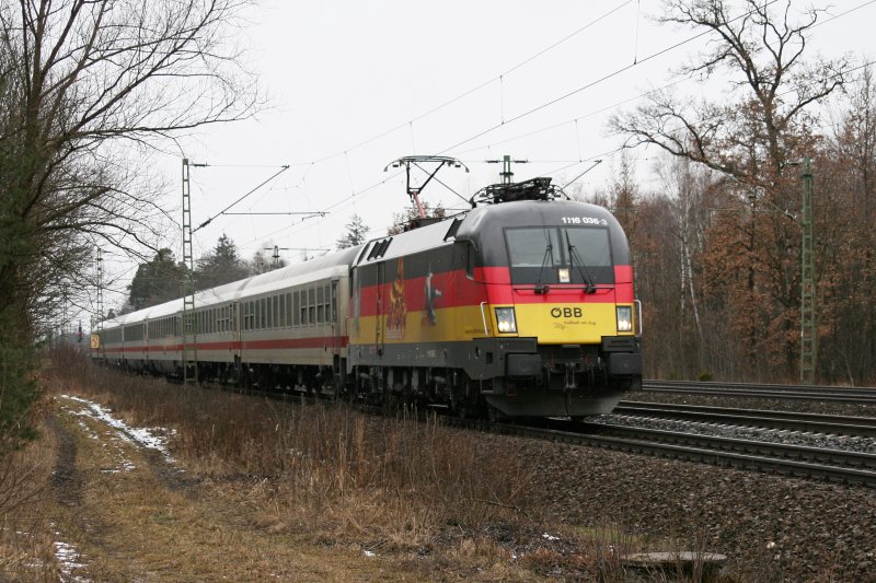 1116 036 mit IC 2083 am 25.03.2009 in Haar (bei M�nchen).