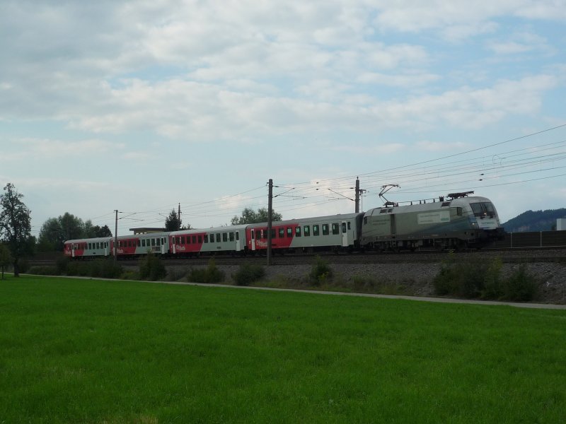 1116 038-9  Siemens  mit REX 5579 Lindau Hbf - Bludenz bei Schwarzach (in Voralberg). 04.08.09