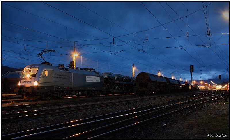 1116 038 Siemens beim Tfzfw. im Bahnhof Knittelfeld. Am Haken hatte sie brigens den 46758. 31.10.2008