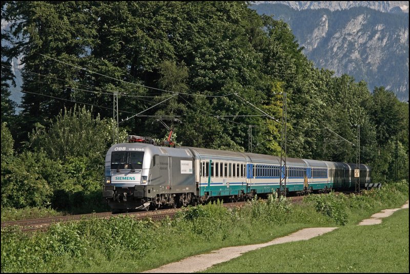 1116 038  SIEMENS  ist mit dem IC 84  MICHELANGELO , Rimini - Mnchen Hbf, beim Kloster Raisach auf dem Weg in die Bayerische Landeshauptstadt. (09.07.2008)