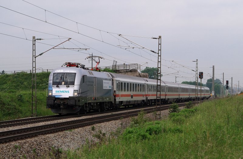 1116 038 (Siemens) mit IC 2201 vor Haspelmoor (04.06.2008)
