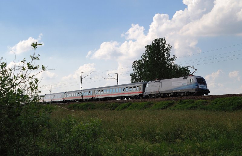 1116 038 (Siemens) mit IC 2094 bei Hattenhofen (10.06.2008)
