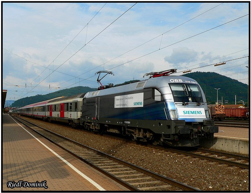 1116 038  Siemens  war heute fr den 539 eingeteilt, hier beim kurzen Aufenthalt im Bahnhof Knittelfeld. 26.07.2008